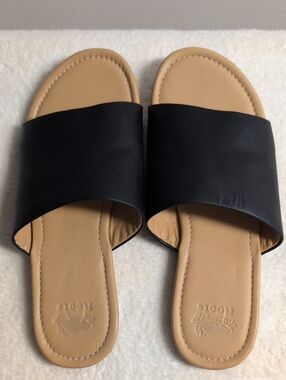 Roots Black Wide-Band Slide Sandals for Women Size 7.5